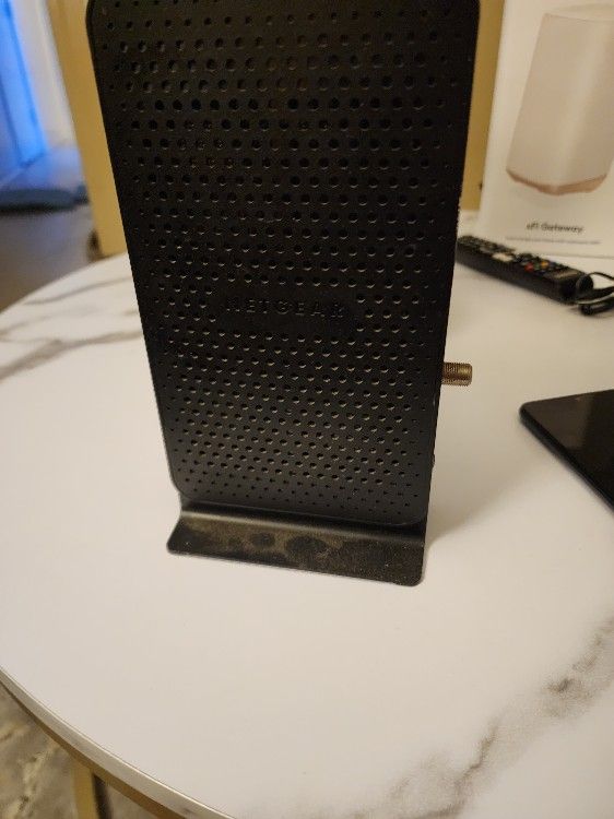 NETGEAR
C3000-100NAS Netgear C3000 IEEE 802.11n Cable Modem/Wireless Router