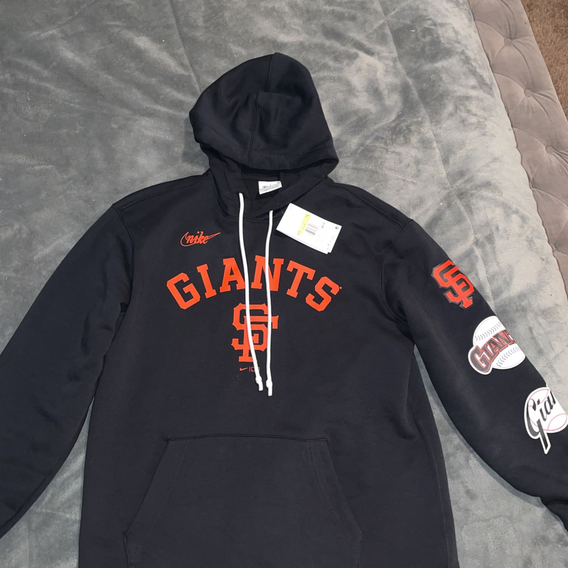 Nike SF Giants Hoodie Size Small Fits Like A Midium for Sale in Stockton,  CA - OfferUp