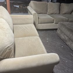 Brown couch and loveseat great condition clean we sell all the time delivery $40 local