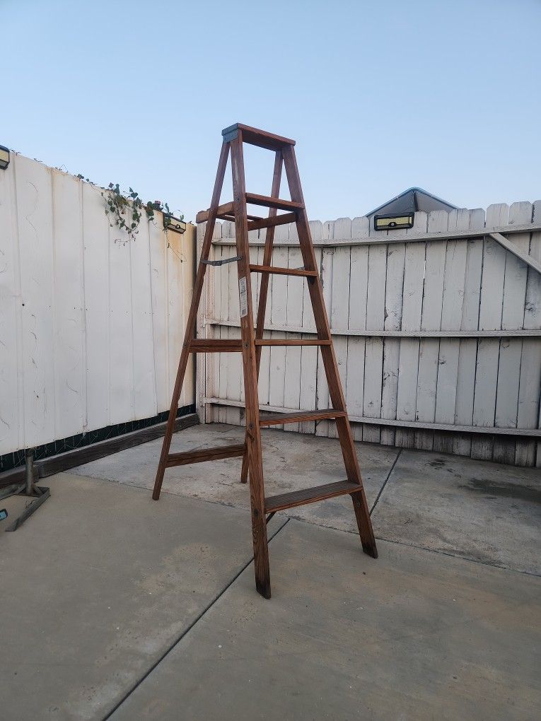 Step Ladder