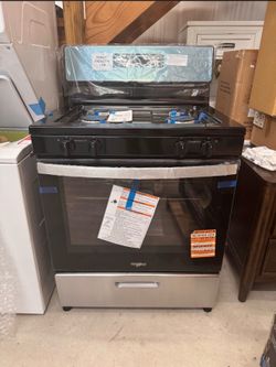 Whirlpool 30-in 4 burners 5.1-cu ft Freestanding Natural Gas Range