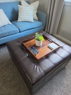 Pottery Barn Ottoman With Stoarge
