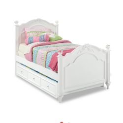 DOUBLE TWIN SIZE BED + MATTRESSES 