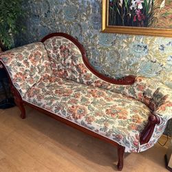 Victorian Style Fainting Couch / Chaise Lounge