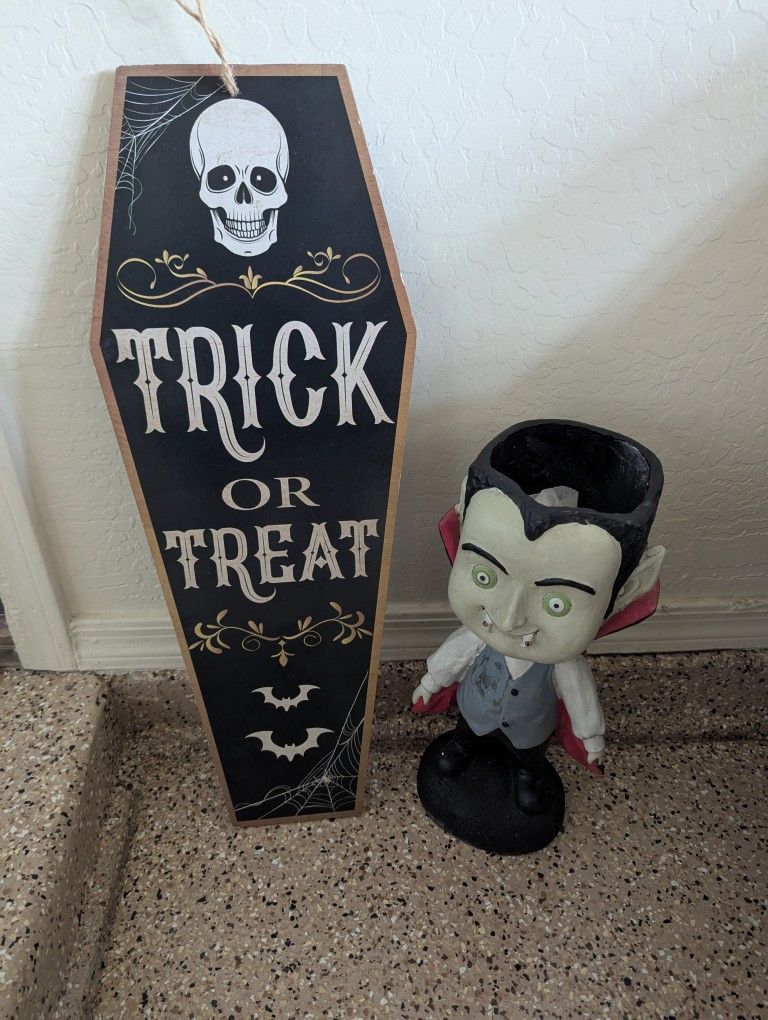  4 Halloween Decorations $35 All