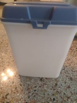 Dog food containers for sale $10
