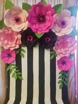 Wall decoration and frame for pictures, decoration for a baby shower, bridal shower , birthday party any occasion🎁🎂