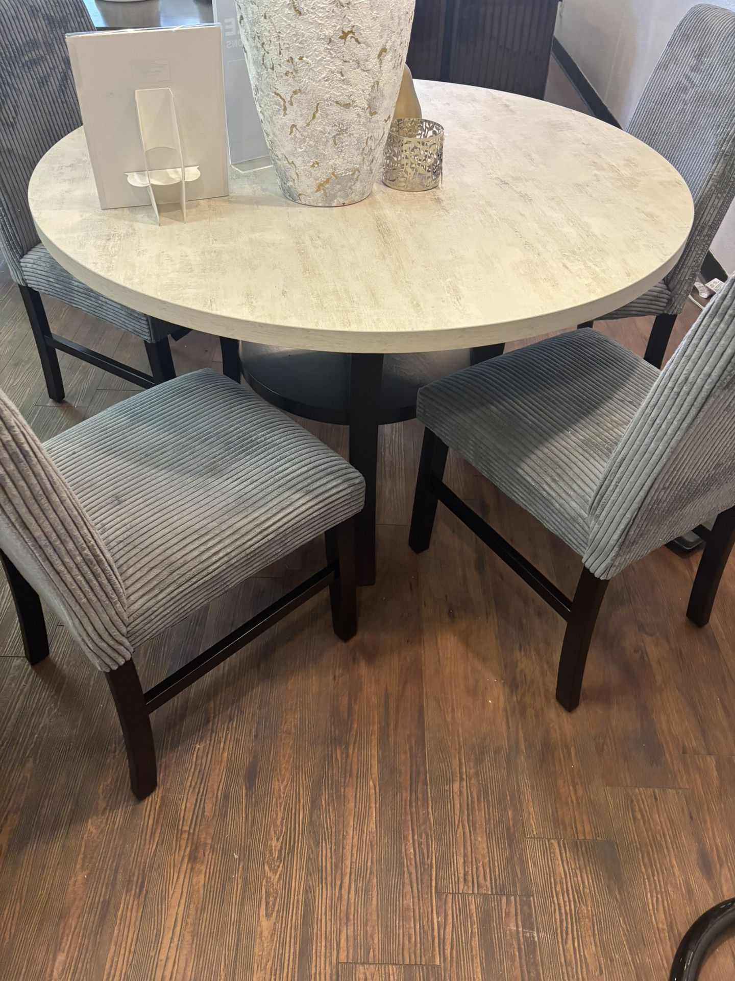 48” Round Dining Set