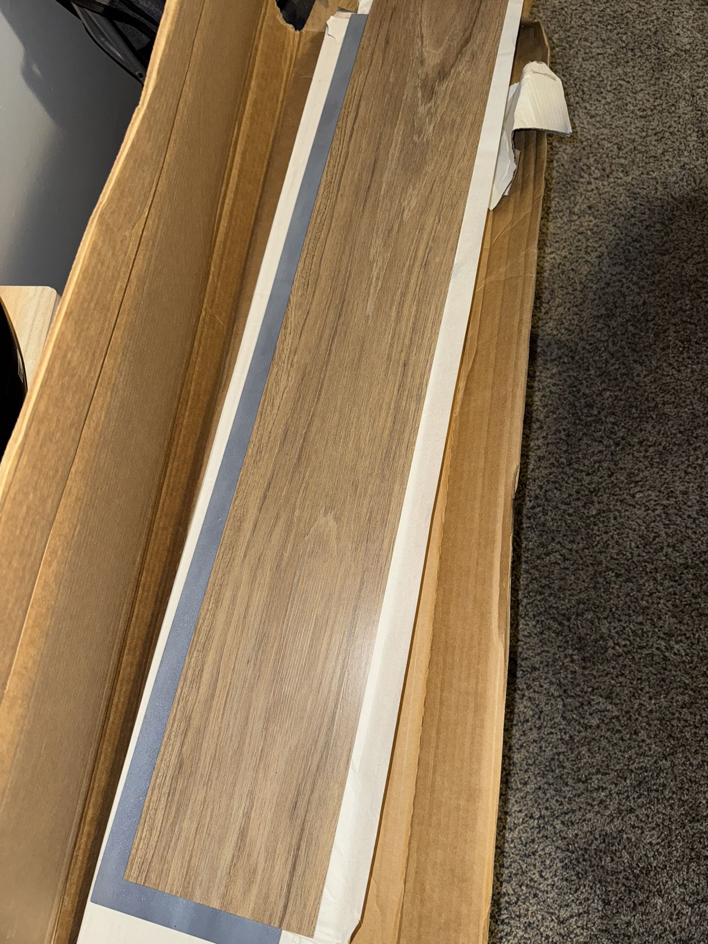 Vinyl Plank Flooring( 6 Cases Of 16 Planks)