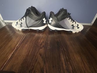 Under Armor Cleats Size 9