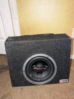 Amp for sale 800w with a 10” subwoofer with box