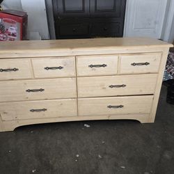 Dresser With Mirror