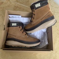 💦❄️New Boy UGG Boots Size:1Y  💦❄️Botas UGG Nuevas para niño talla:1Y  Pick up Oxnard,California $60 