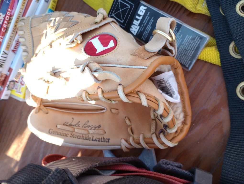 L Softball Glove