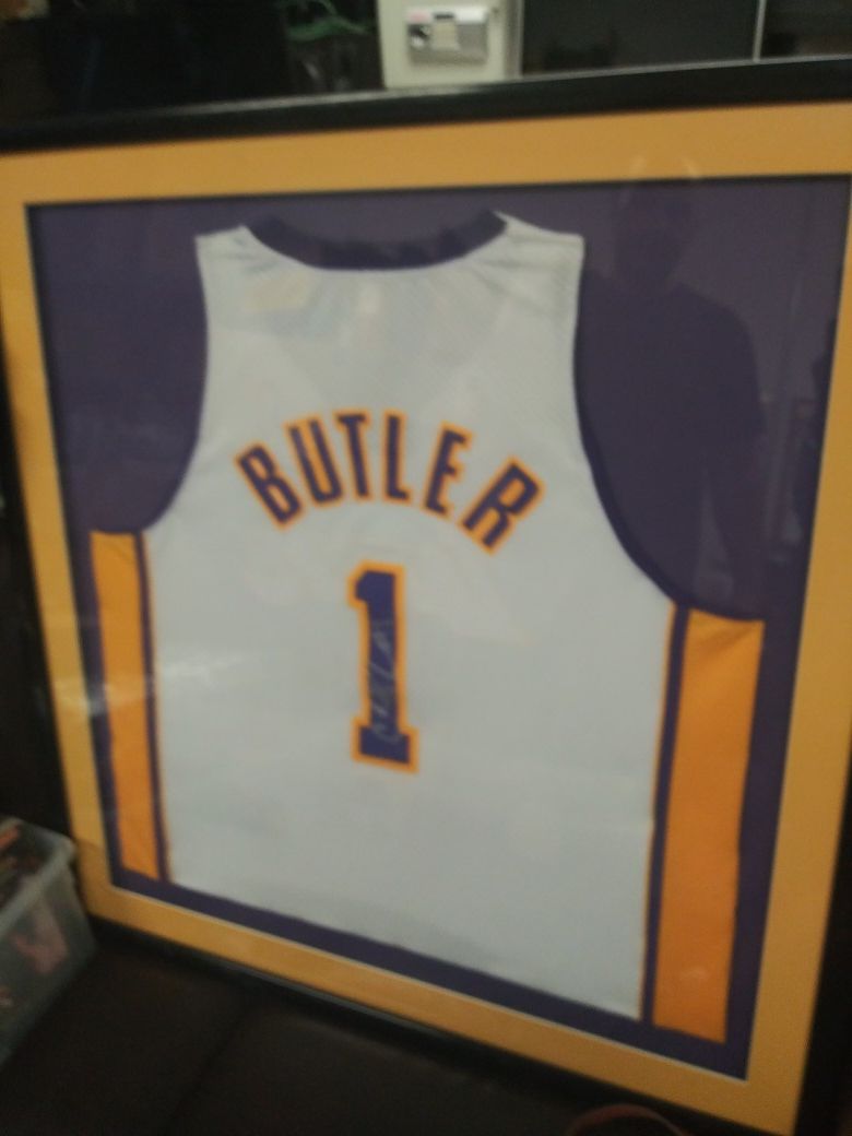LAKERS JERSEY BLUTER#1 ASKING $75.00