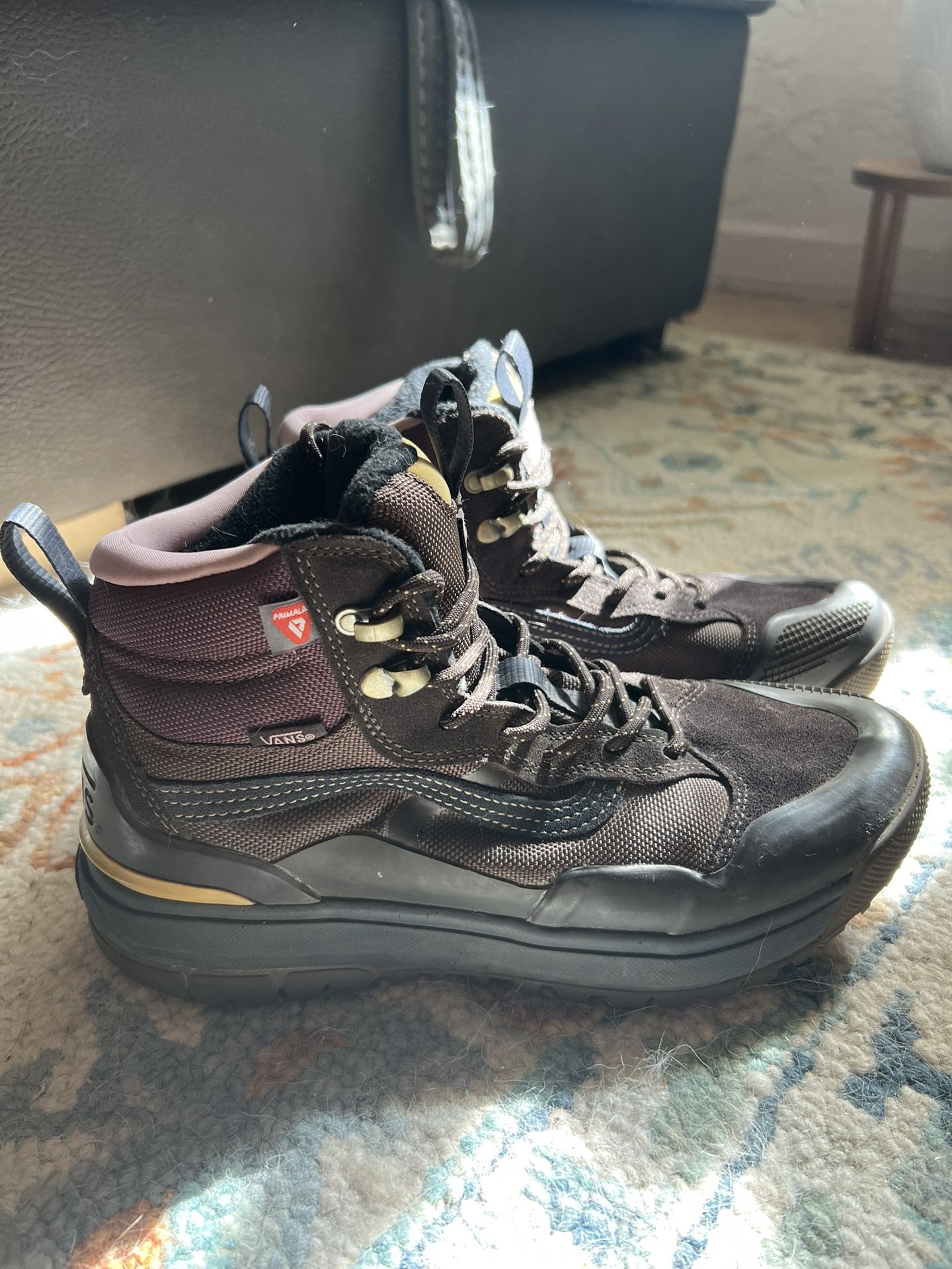 Vans Hiking Boots – Great Condition (Women’s Size 9)