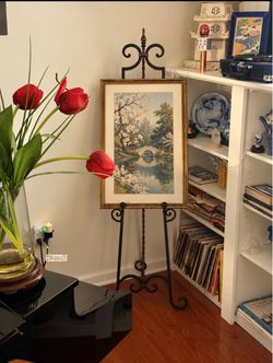 Decorative Metal Easel – 5½ Feet Tall Beautiful decorative metal easel standing approximately 5½ feet tall. It is adjustable to accommodate different