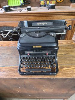 Remington Noiseless Standard typewriter