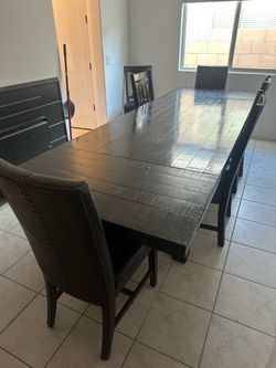 Fit for a queen table