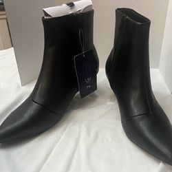 Scoop Boots Women Size 7.5 Black Faux Leather Kitten Heel Ankle Side zip