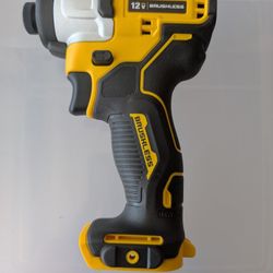 DeWalt 12v DCF 801 Impact Driver