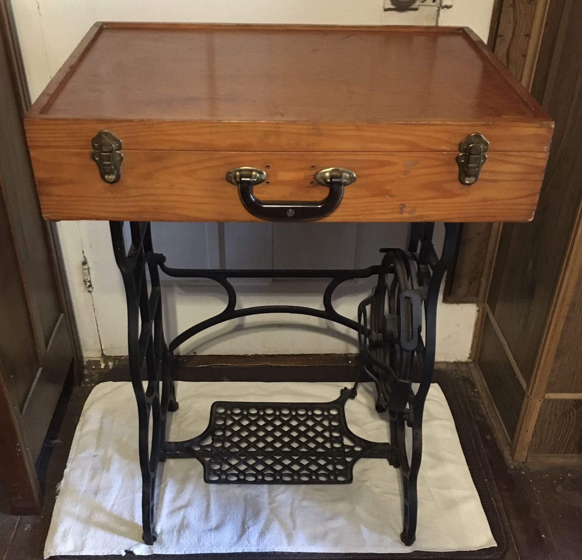 Vintage Sewing Machine Base Table for Sale in Copperas Cove, TX OfferUp