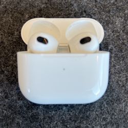 Apple AirPods (3rd generation) with MagSafe Charging Case