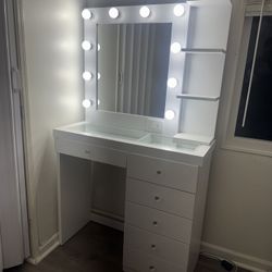 NEW LED Small Hollywood Makeup Vanity 