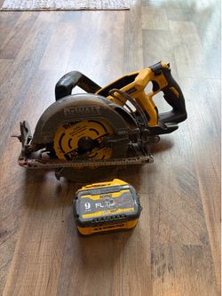 NOT WORKING - but turns on - prende 7 1/4” wormdrive rear handle circular saw 60v with working 100% 9 amp flexvolt battery Dewalt