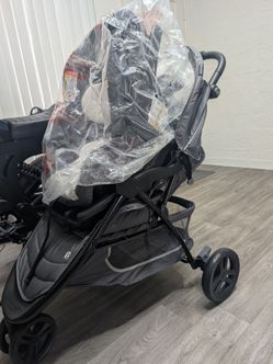 Baby trend, stroller, car seat and base