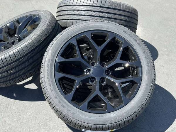 22” NEW Wheels Rims Tires GMC Sierra Yukon Denali Chevy Silverado 1500 Tahoe Suburban Avalanche Chevrolet 22 Inch Black Snowflakes
