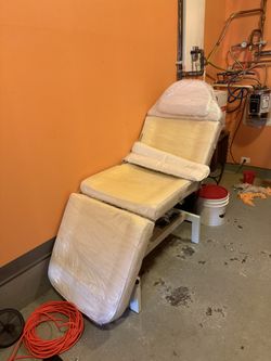 massage/esthetician/lash artist/spa/tattoo artist chair