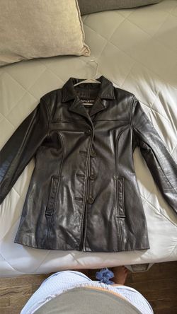 100% Black Leather Jacket x Vintage