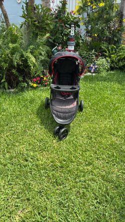 BABY TREND JOGGER STROLLER