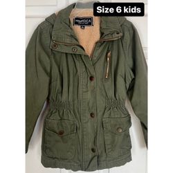 Size 6 In Kids Great Condition 