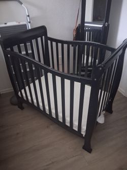 mini crib