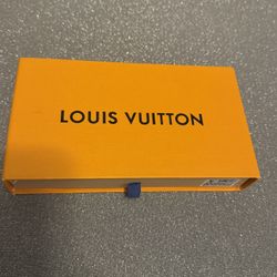 Wallet Like New Condition At Norwalk City  Español