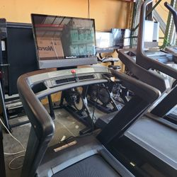 2025 Model Nordictrack Commercial 2450 Treadmill- 14MPH max speed- 1500$ 