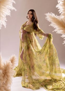 Maternity photosession dresses , pregnancy outfits for photographer