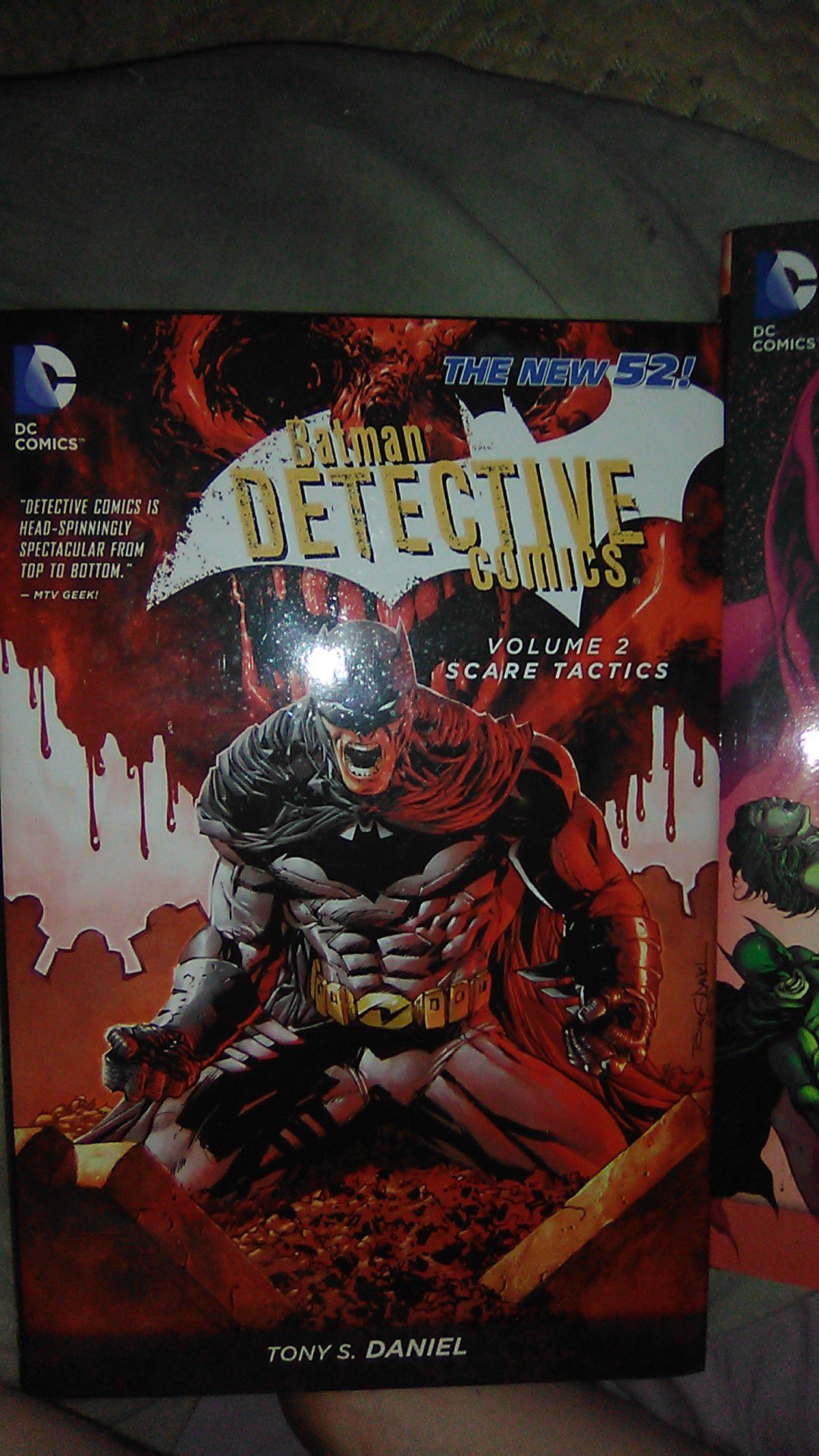 Batman detective comic(Volume 2 Scare Tactics) and Justice League comic(Volume 4 The Grid)(hardback,The New 52)
