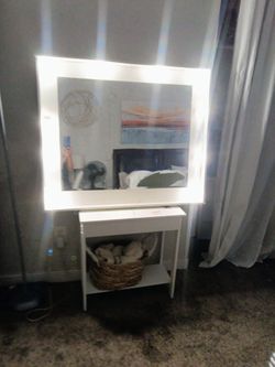 Vanity mirror