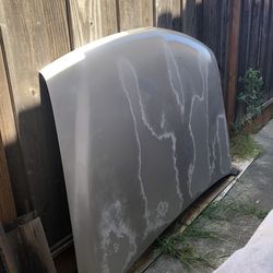 Hood 2004 Chevy Tahoe