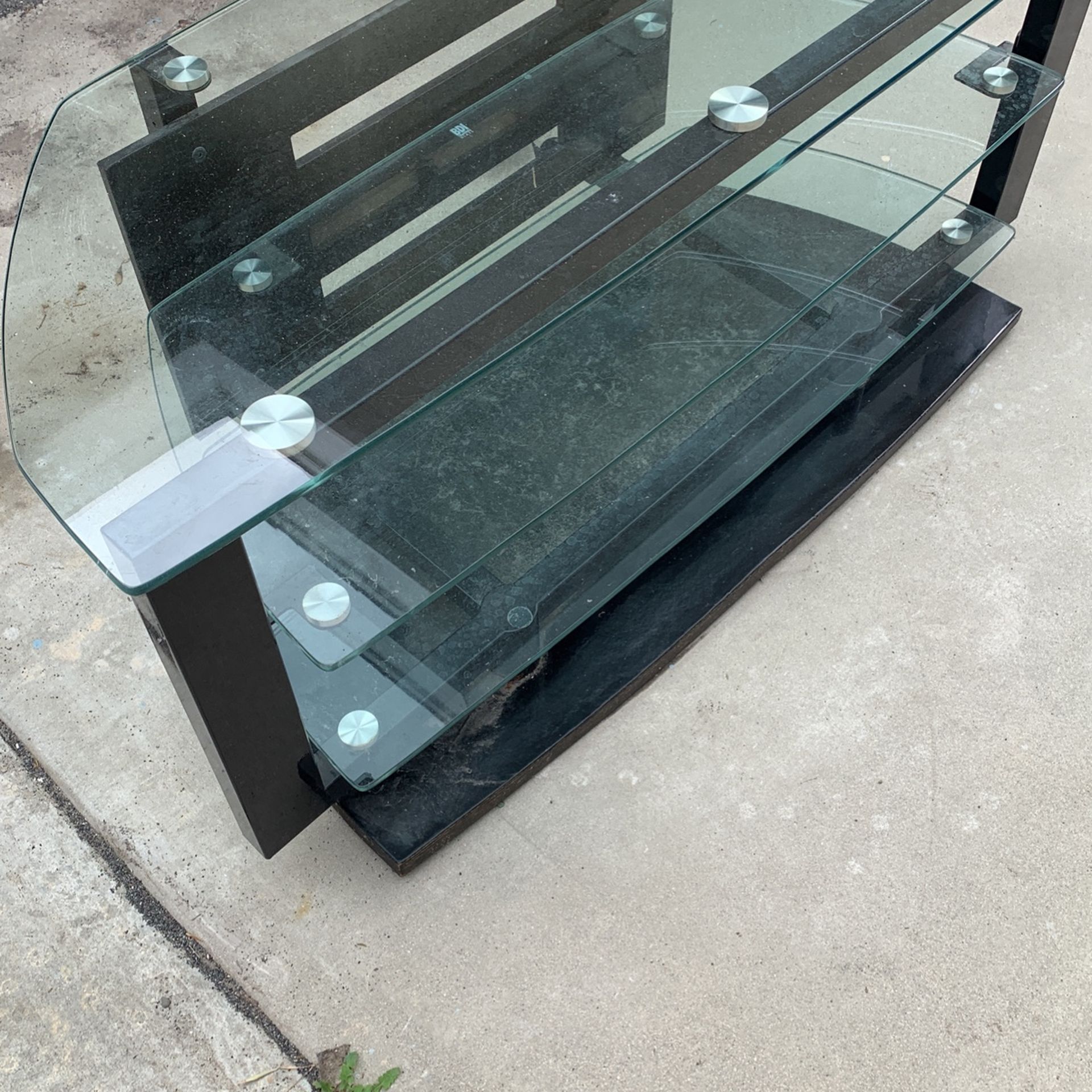BDI ICON 9425 TV STAND FITS UP TO A 60” TV