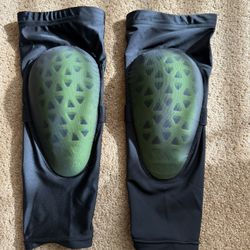 Sports Protective Elbow Pads – XL – Pair (2pcs) – Ski / Snowboard / Skate