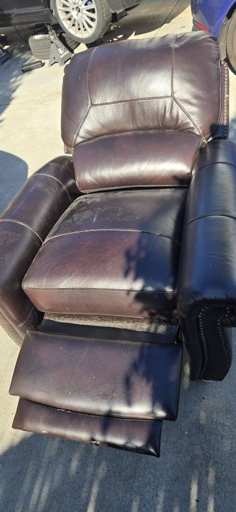 Recliner. Good Condition. Free