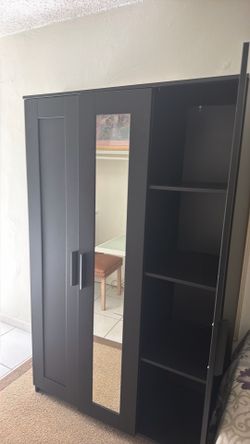 3 doors closet last day Saturday
