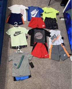 NWT Nike 4t