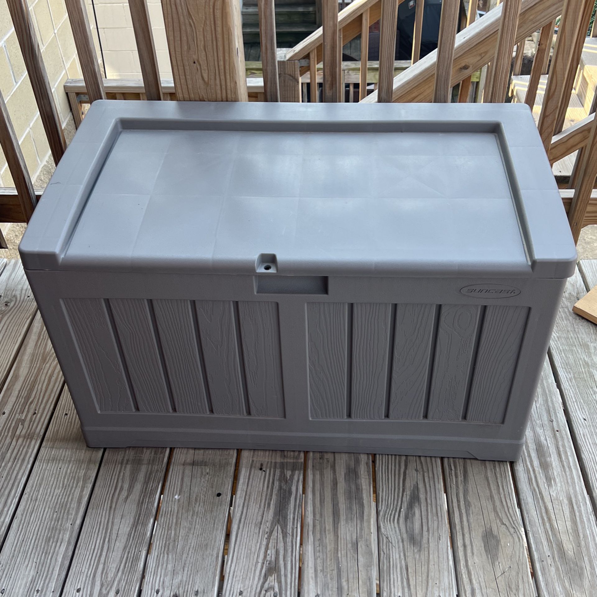 Sundeck 50 Gallon Resin Deck Box