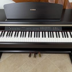 Yamaha YDP223 Digital Piano 