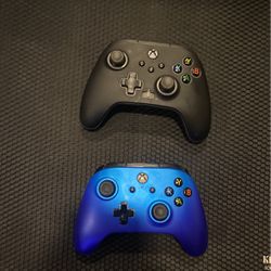 2 Xbox One Plug In Controllers 